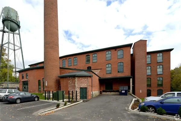 $2,725 | 75 Pocasset Street, Unit 133, Johnston, RI 02919