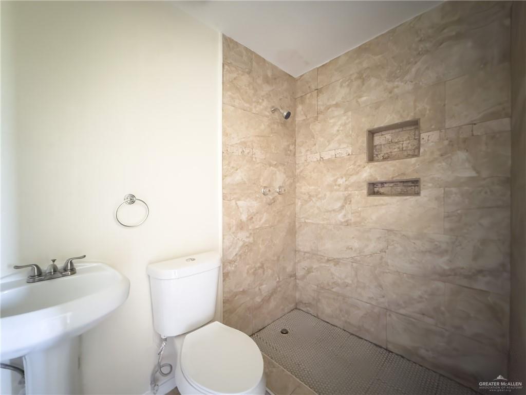 720 East Ricky Crossland Avenue Elsa, TX 78543 - Photo 10 of 29