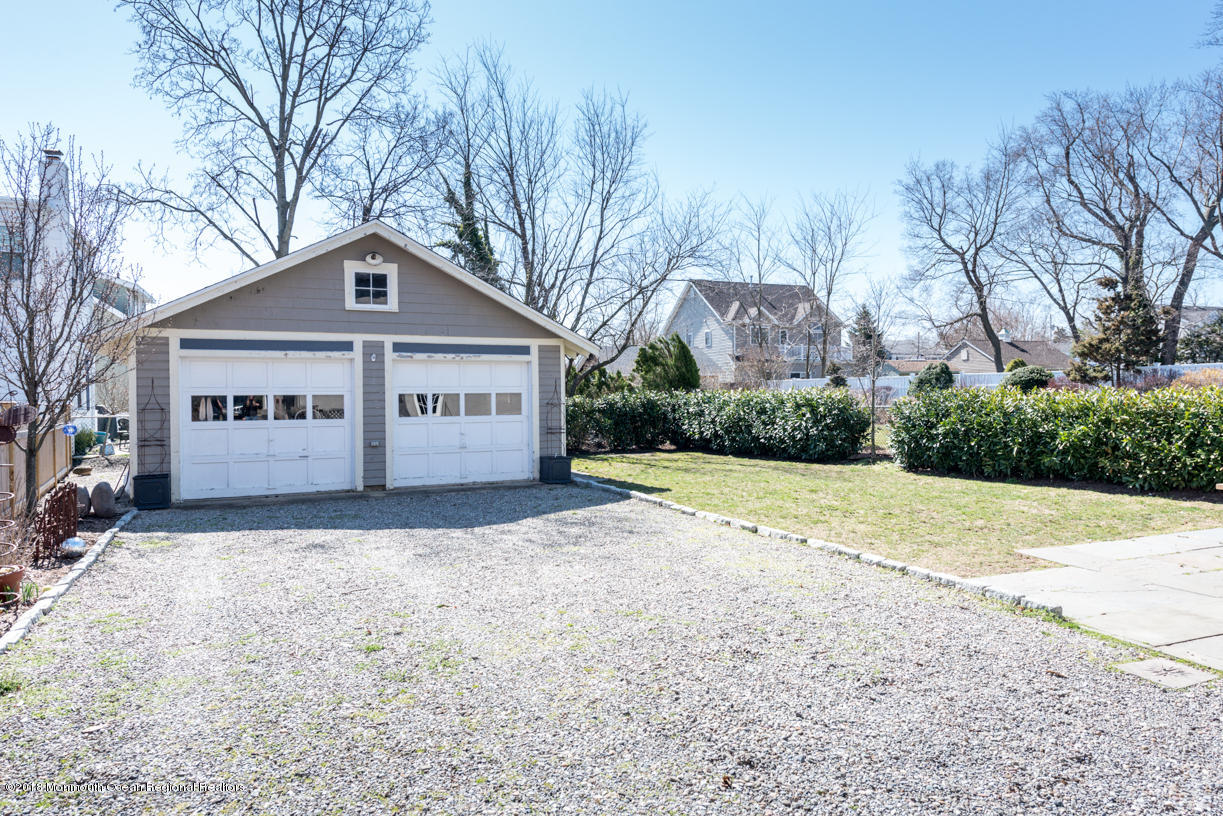 280 River Road Red Bank, NJ 07701 - Photo 20 of 21 DSC_2400 Web