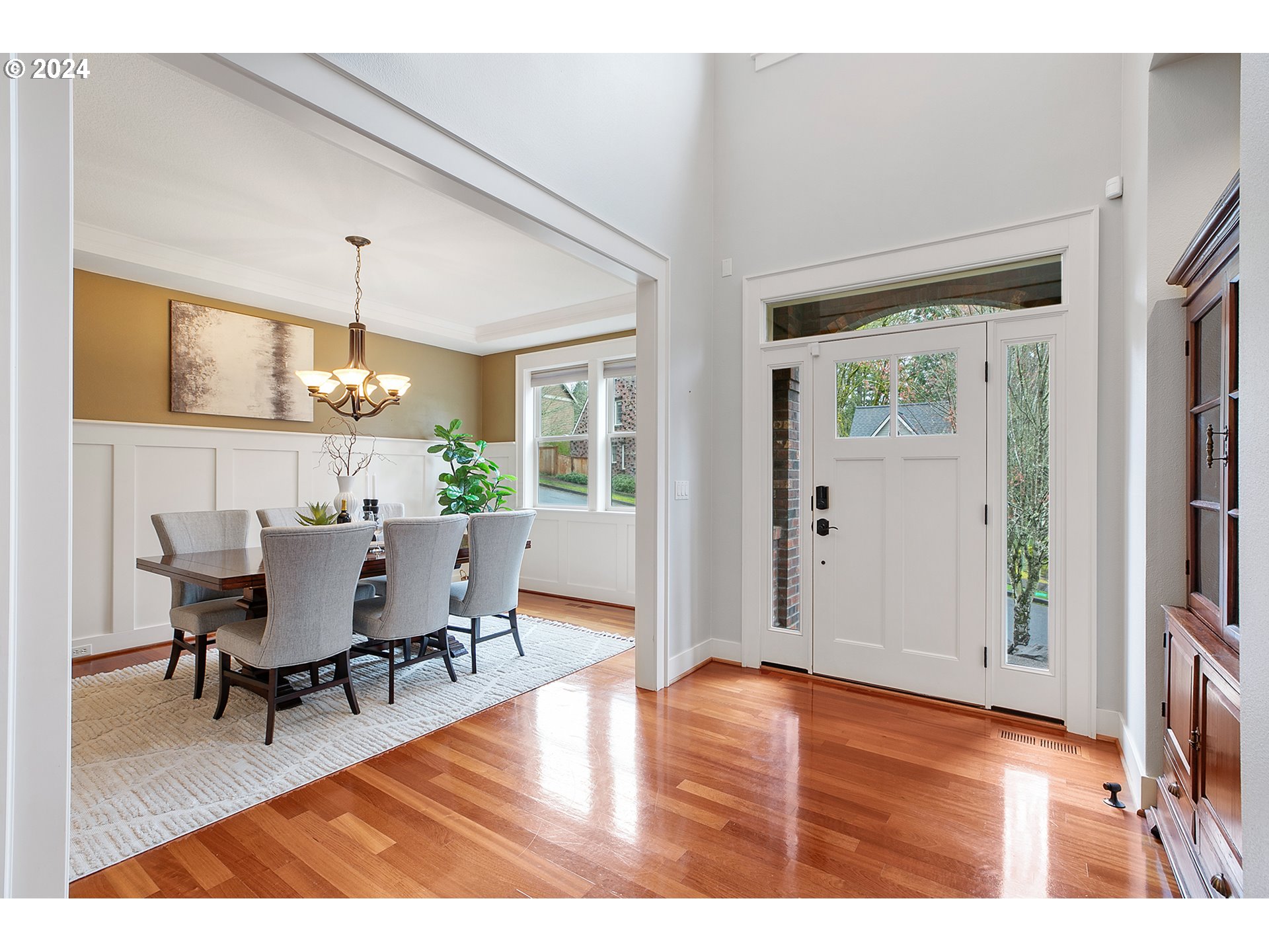 631 Southwest Comus Court Portland, OR 97219 - Photo 3 of 36 Gallery Image 3