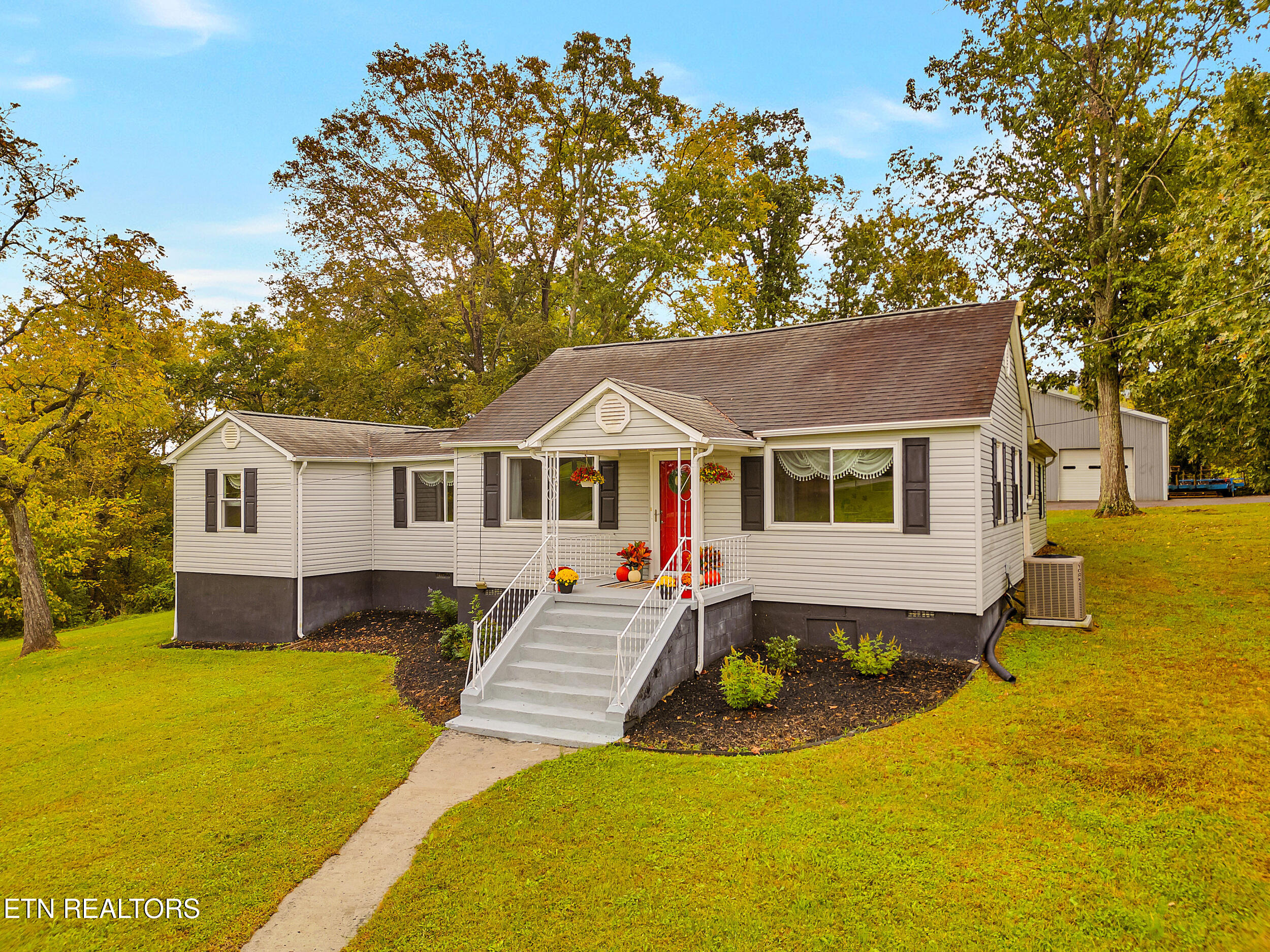 9102 Washington Pike Corryton, TN 37721 - Photo 3 of 46 3_06