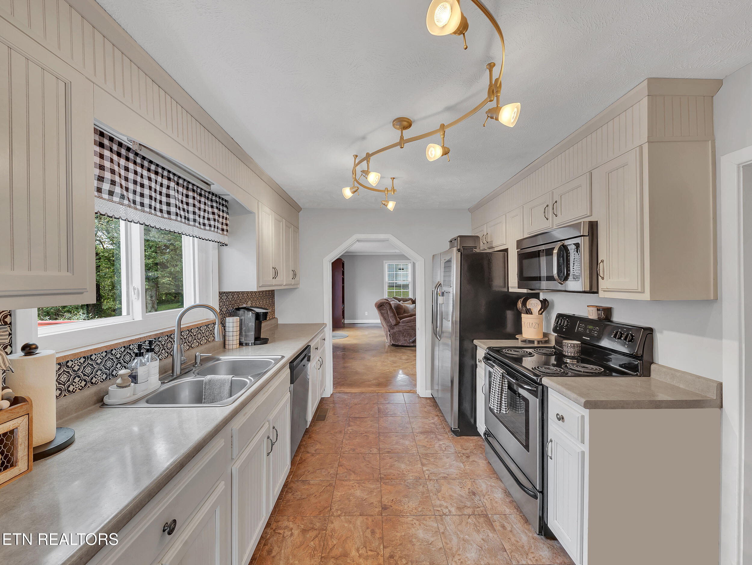 9102 Washington Pike Corryton, TN 37721 - Photo 8 of 46 13_29