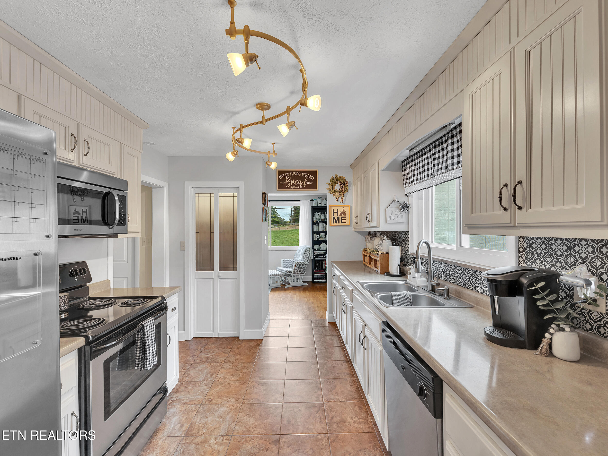 9102 Washington Pike Corryton, TN 37721 - Photo 10 of 46 15_31