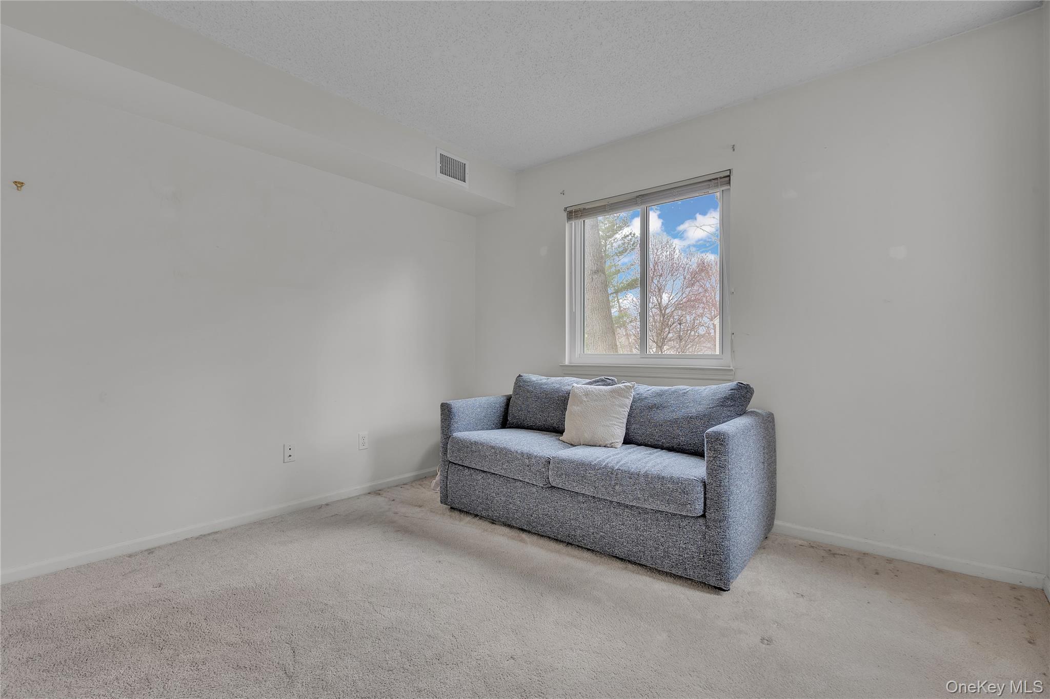 17 Bayberry Drive Peekskill, NY 10566 - Photo 15 of 31 Second bedroom