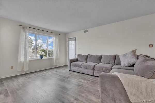 $415,000 | 17 Bayberry Drive, Peekskill, NY 10566