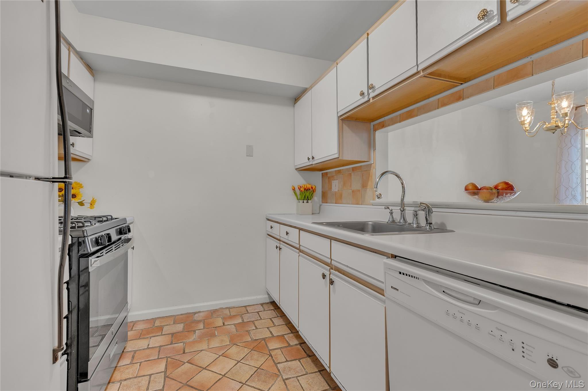 17 Bayberry Drive Peekskill, NY 10566 - Photo 8 of 31