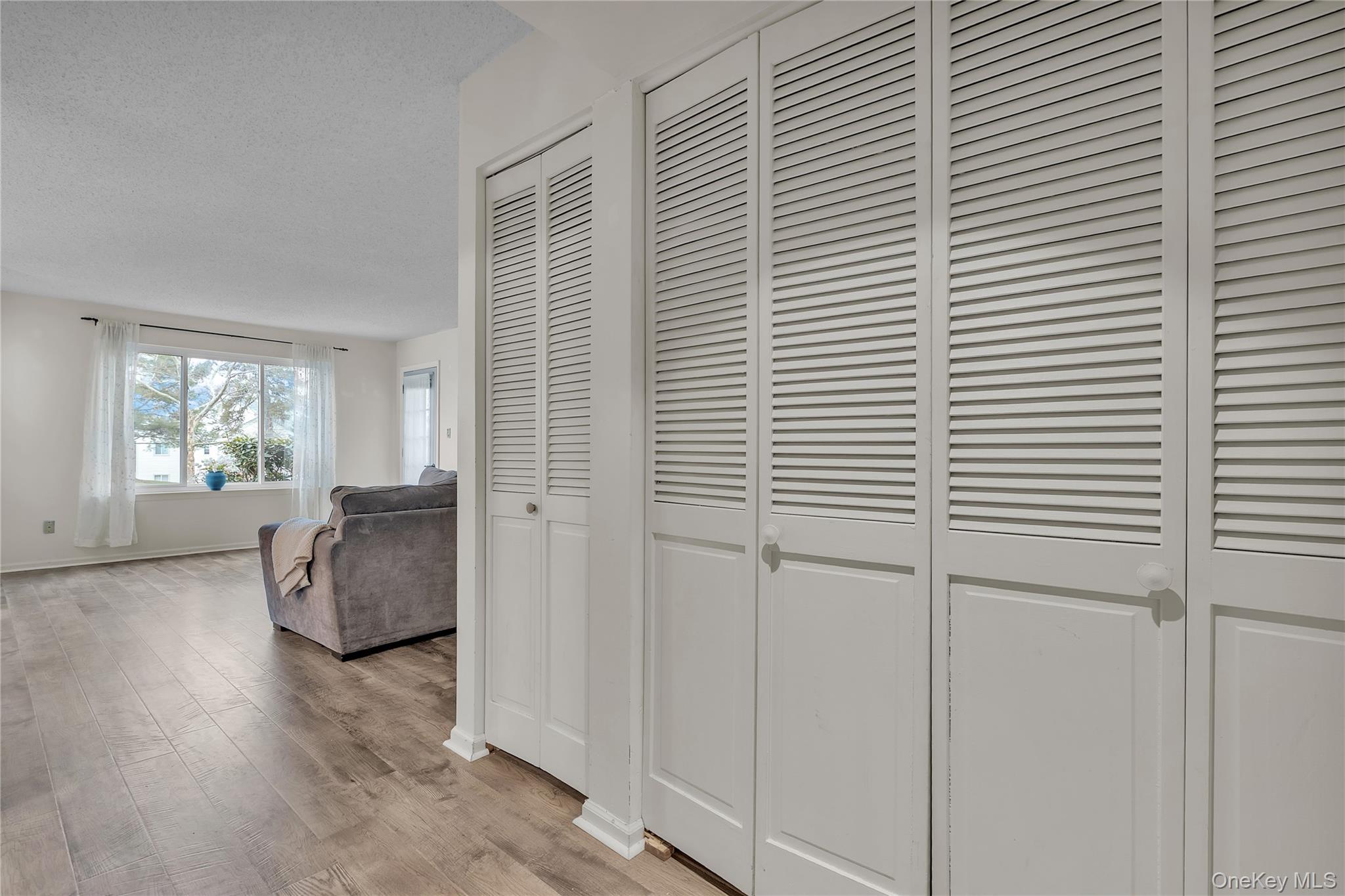 17 Bayberry Drive Peekskill, NY 10566 - Photo 10 of 31 Foyer