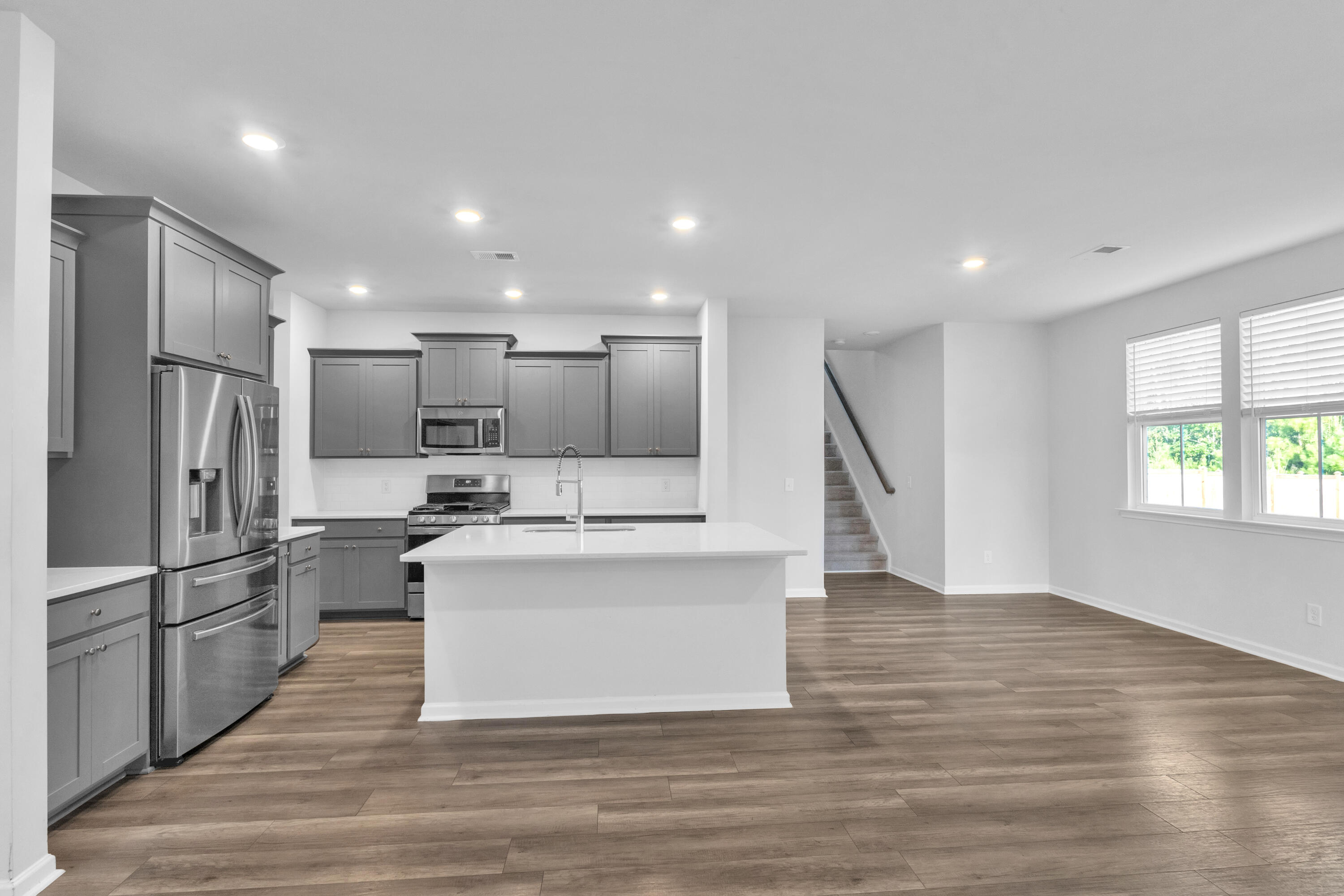 457 Richfield Way Summerville, SC 29486 - Photo 6 of 21 Kitchen
