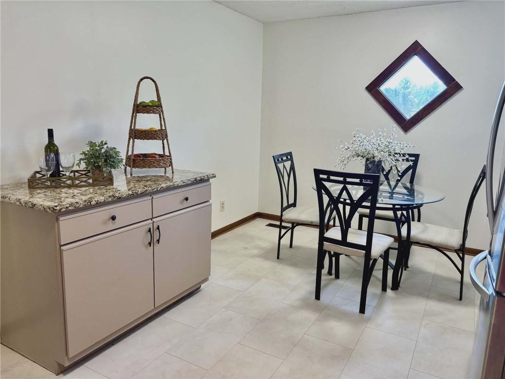 340 Farm Path Roswell, GA 30075 - Photo 9 of 21