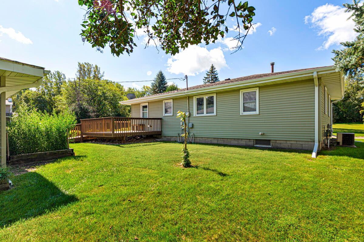 1406 Albers Path Faribault, MN 55021 - Photo 9 of 33