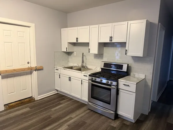$1,700 | 10800 South Hoxie Avenue, Unit 2F, Chicago, IL 60617