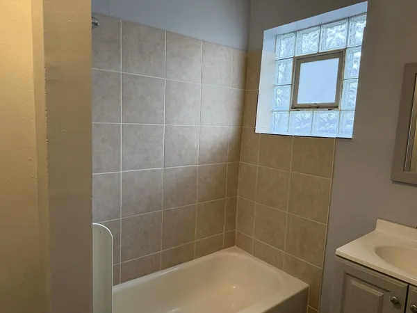 $1,700 | 10800 South Hoxie Avenue, Unit 2F, Chicago, IL 60617