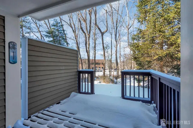 $575,000 | 21 Stone Run Road, Bedminster, NJ 07921