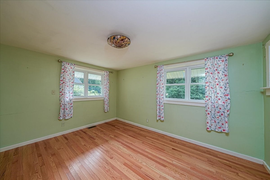 13 Shore Avenue Maynard, MA 01754 - Photo 17 of 23