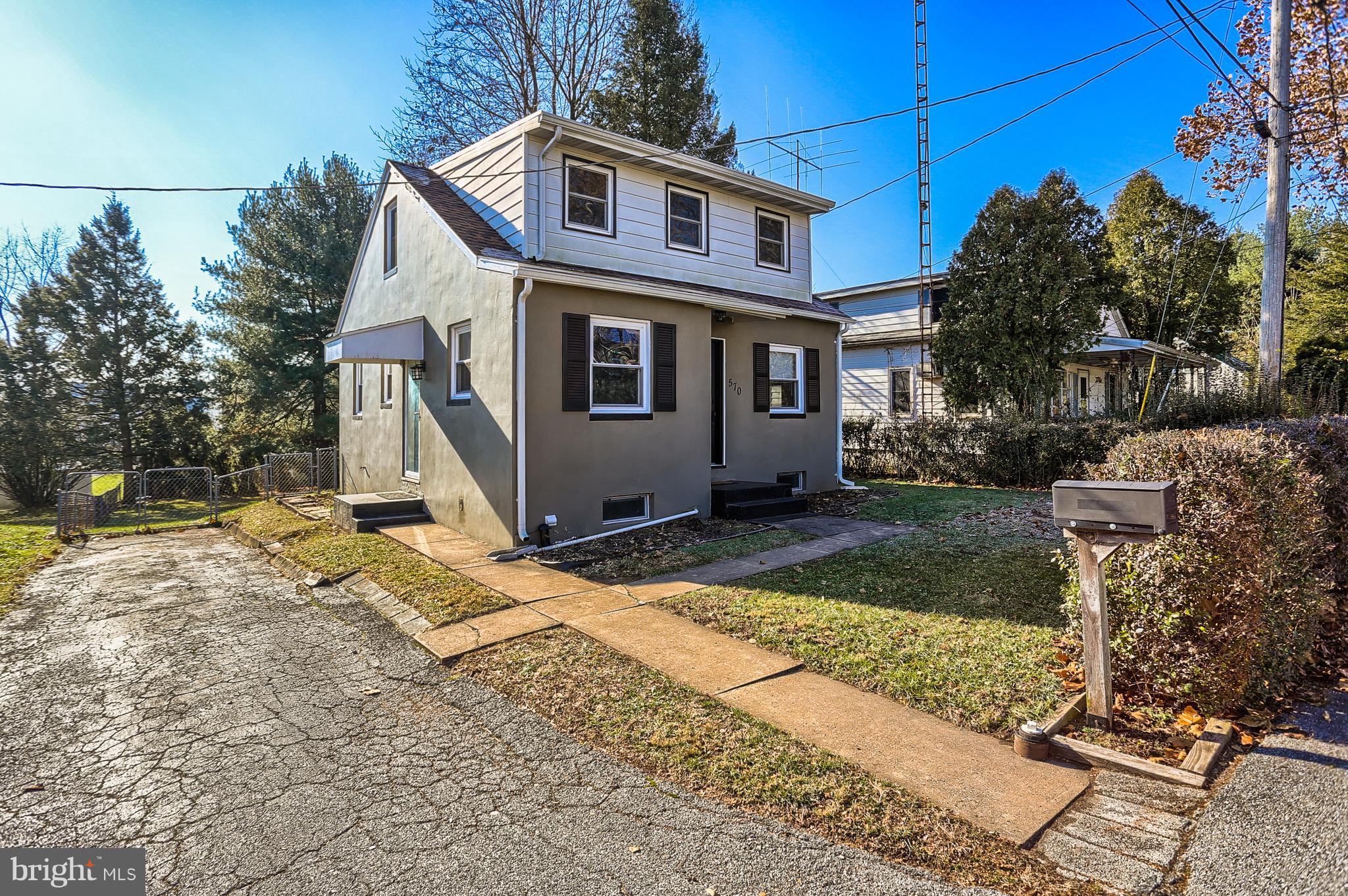 570 Fairfax Road York, PA 17404 - Photo 4 of 32 Gallery Image 4
