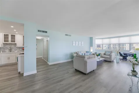 $636,000 | 1985 South Ocean Drive, Unit 8P, Hallandale Beach, FL 33009