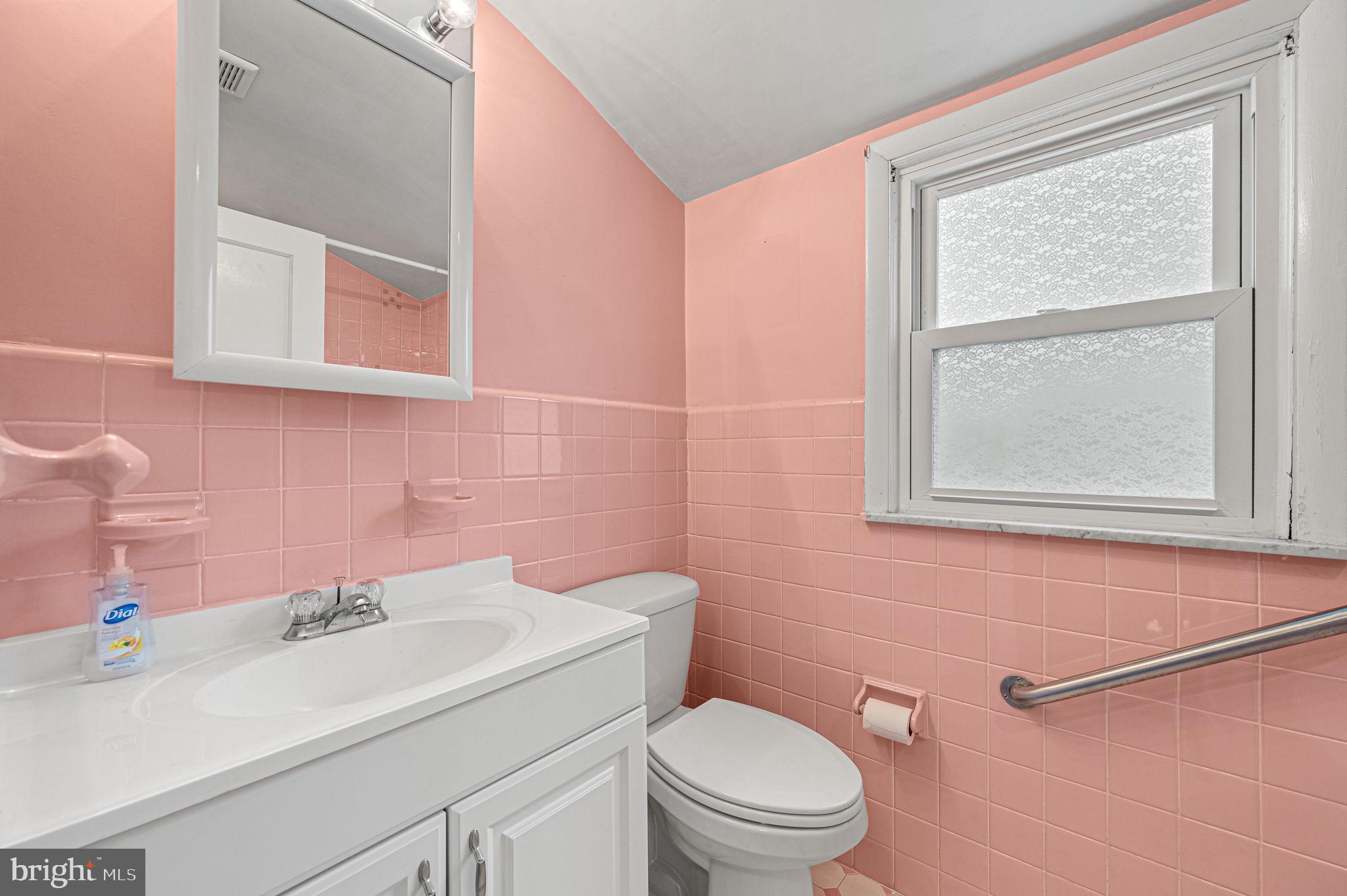 449 Claremont Road Springfield, PA 19064 - Photo 20 of 26 Second Floor Full Bath