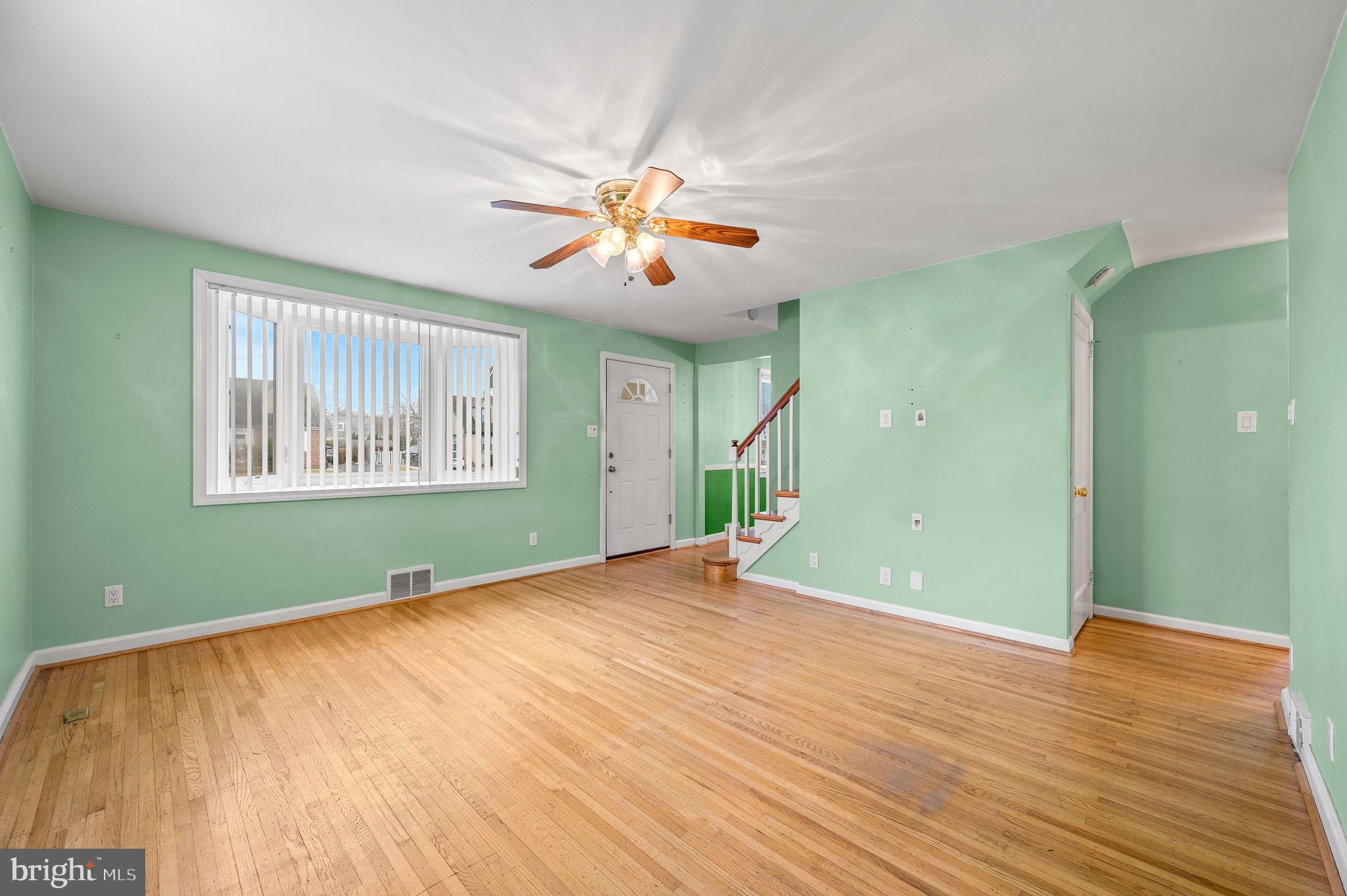 449 Claremont Road Springfield, PA 19064 - Photo 4 of 26 Living Room