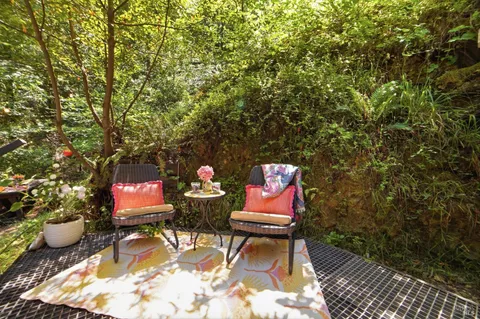 $499,000 | 14993 Merry Lane, Guerneville, CA 95446