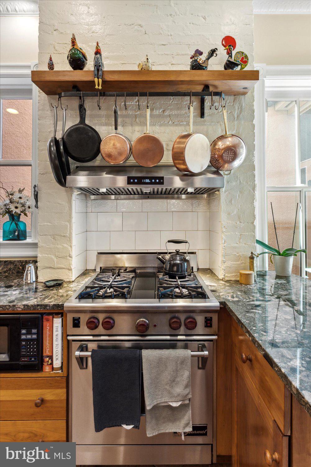 233 9th Street Southeast Washington, DC 20003 - Photo 16 of 52 Gallery Image 16