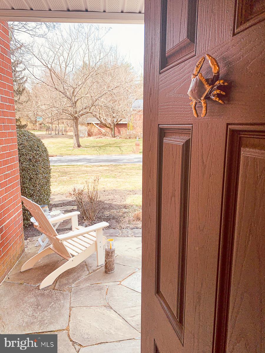 3301 Garrison Farms Road Pikesville, MD 21208 - Photo 41 of 41 Charming entryway with inviting views.