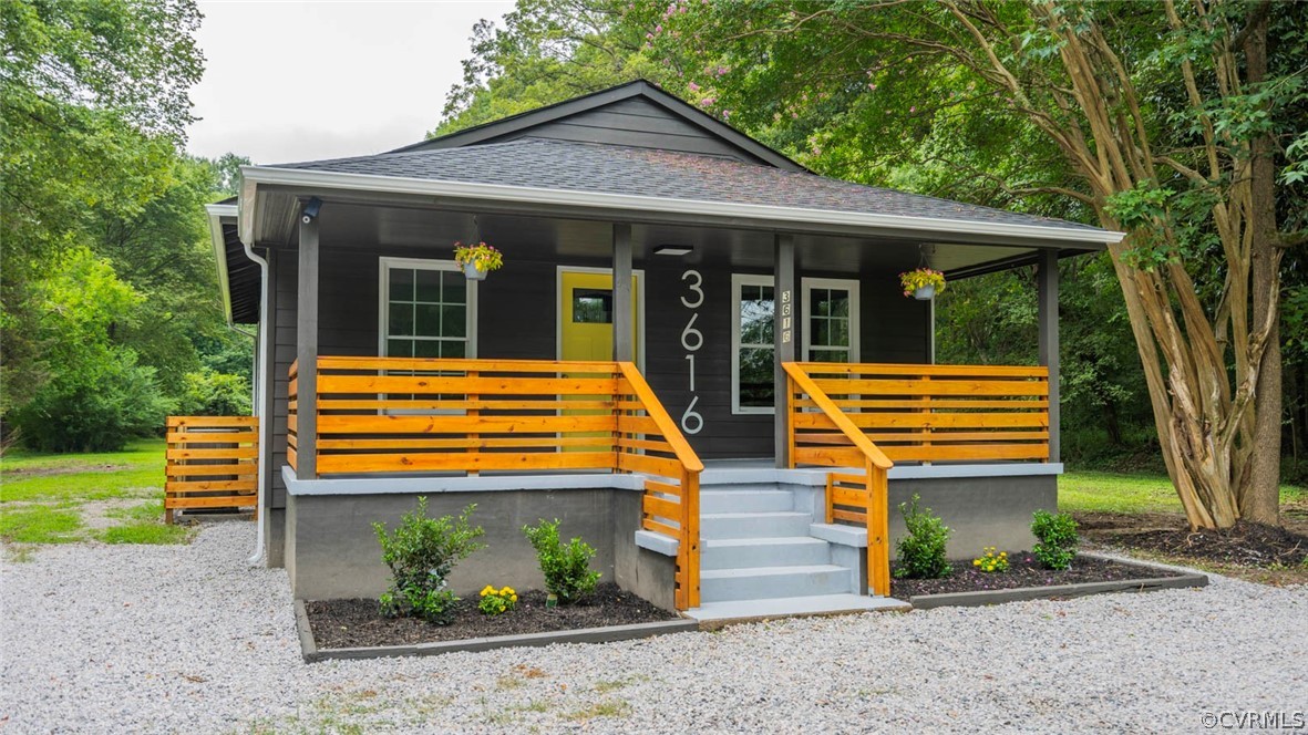 3616 Courthouse Road Hopewell, VA 23860 - Photo 10 of 40 a front view of a house with garden