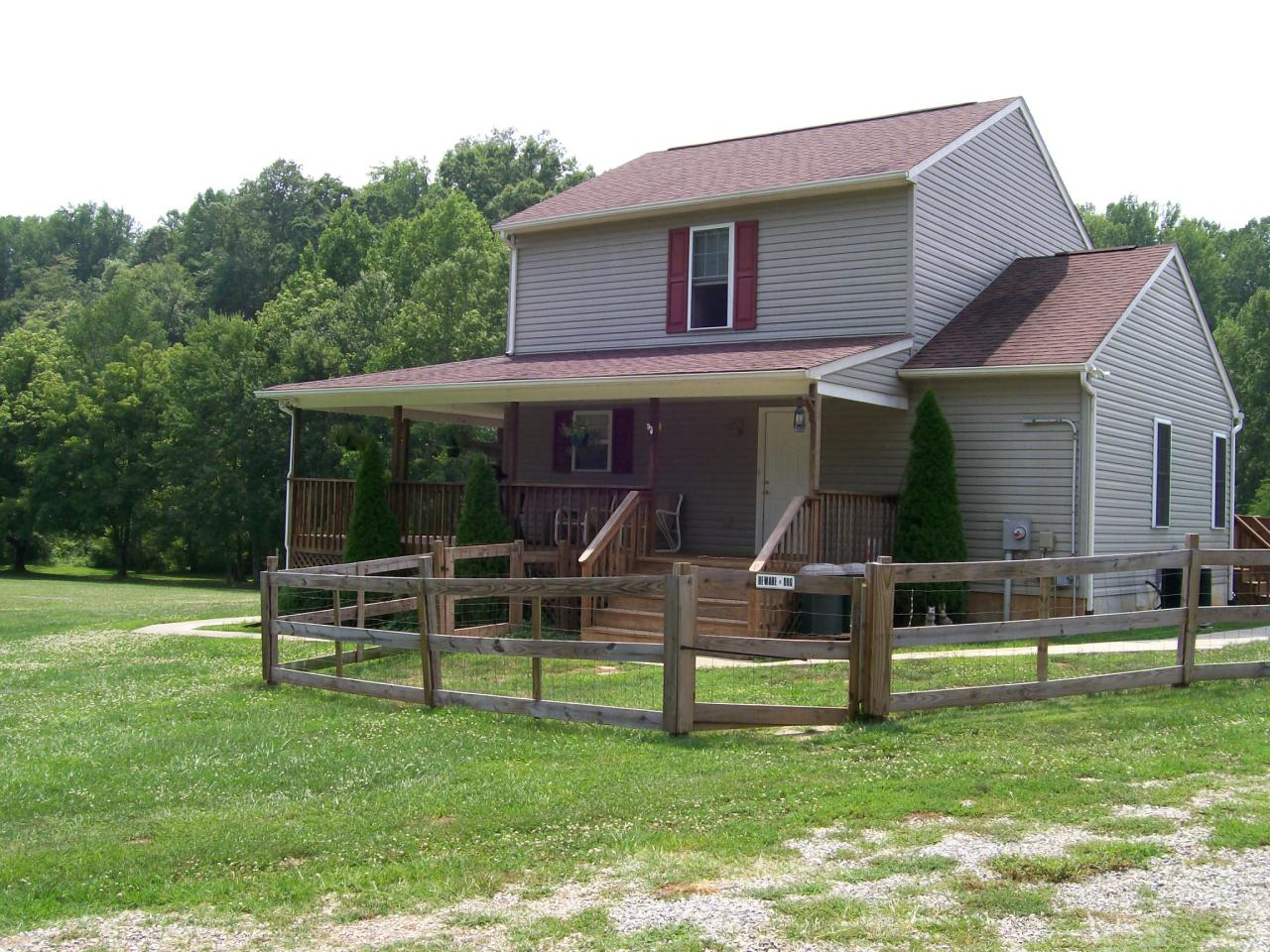 207 Farmington Road Hardy, VA 24101 - Photo 11 of 18 a view of a house with a yard