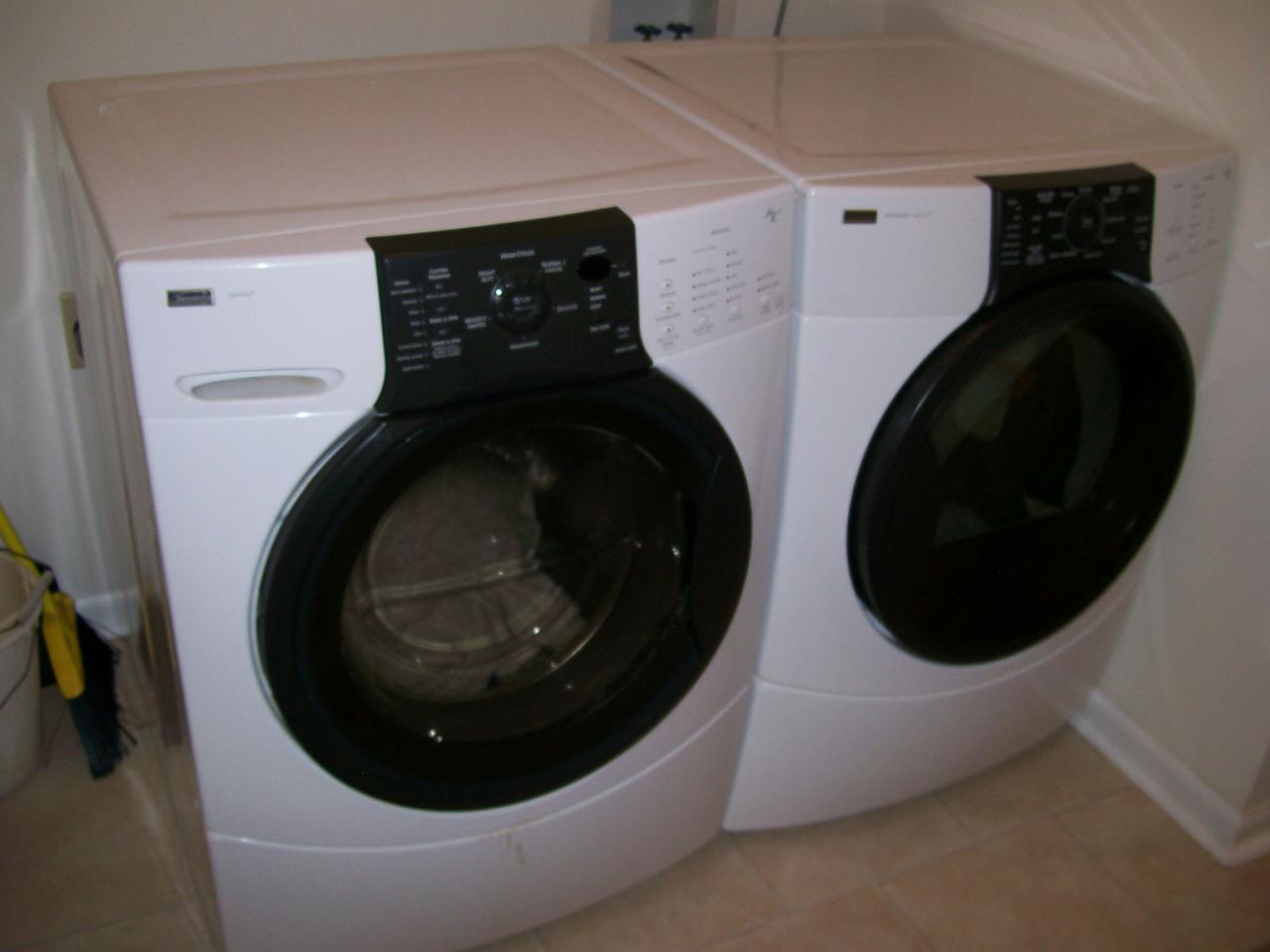 207 Farmington Road Hardy, VA 24101 - Photo 10 of 18 a close view of a utility room with dryer and washer