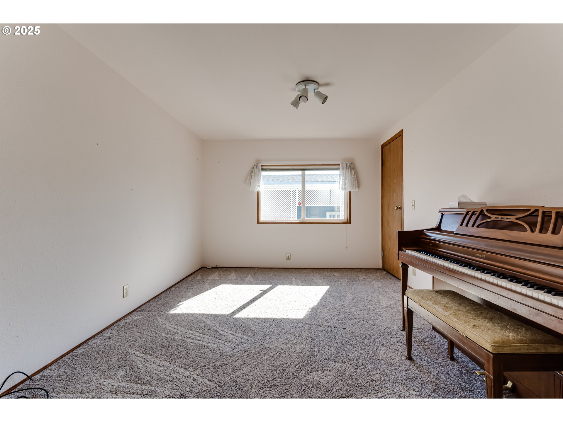 2150 Laura Street, Unit 204 Springfield, OR 97477 - Photo 21 of 33 Gallery Image 21