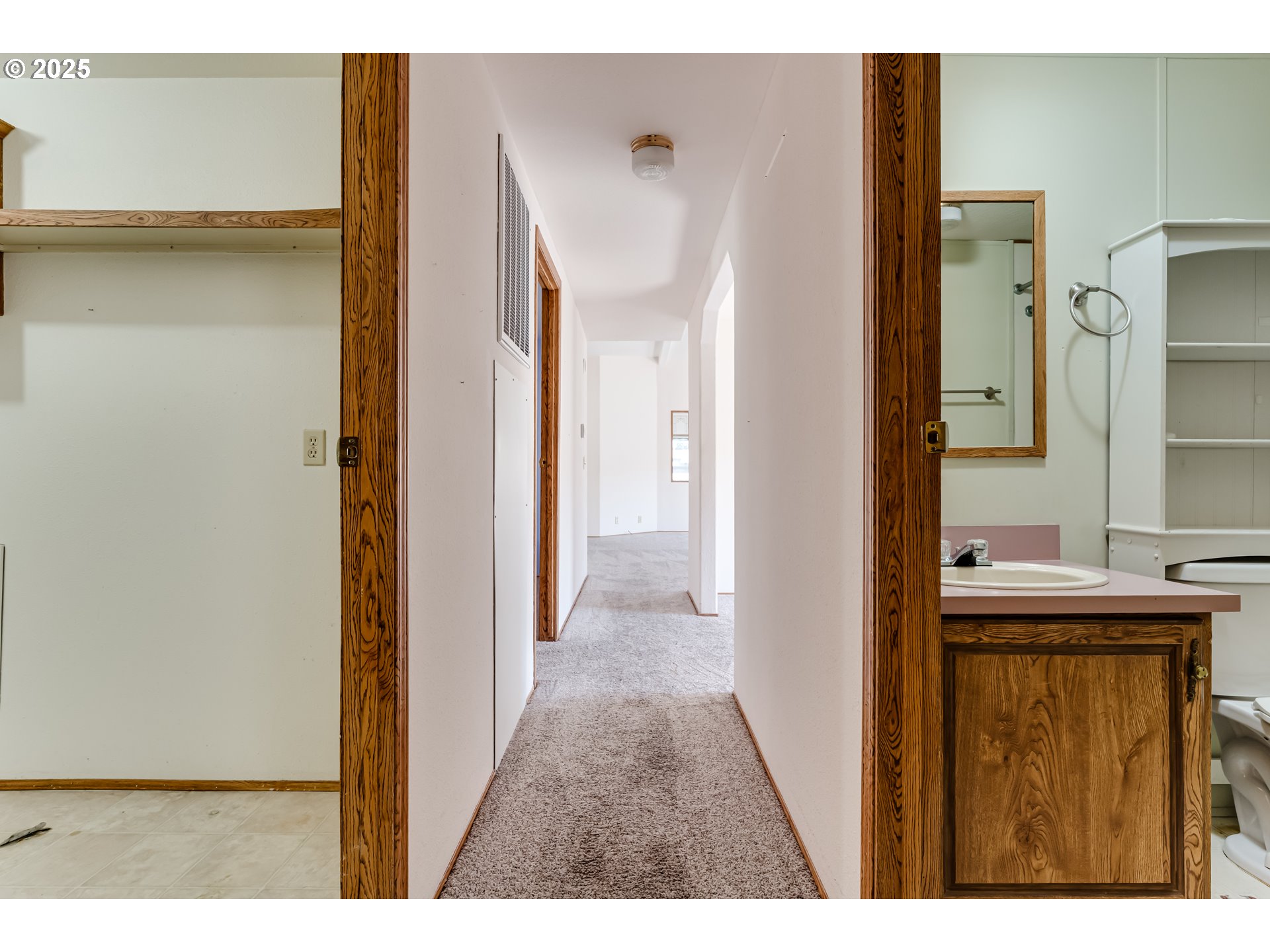 2150 Laura Street, Unit 204 Springfield, OR 97477 - Photo 23 of 33 Gallery Image 23