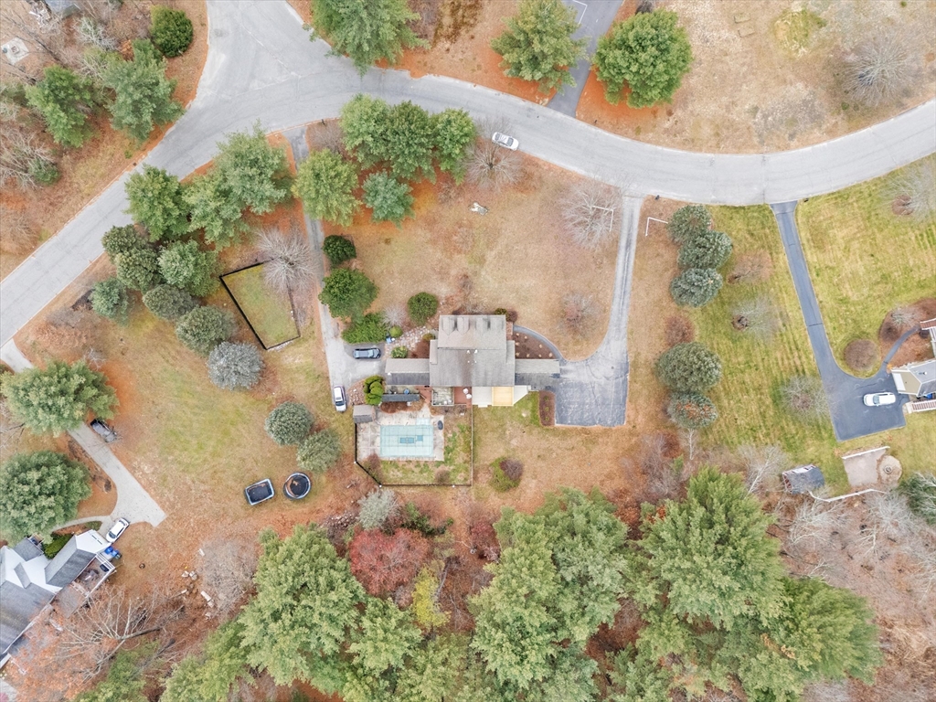 4R Quincy Road Londonderry, NH 03053 - Photo 29 of 33 Gallery Image 29