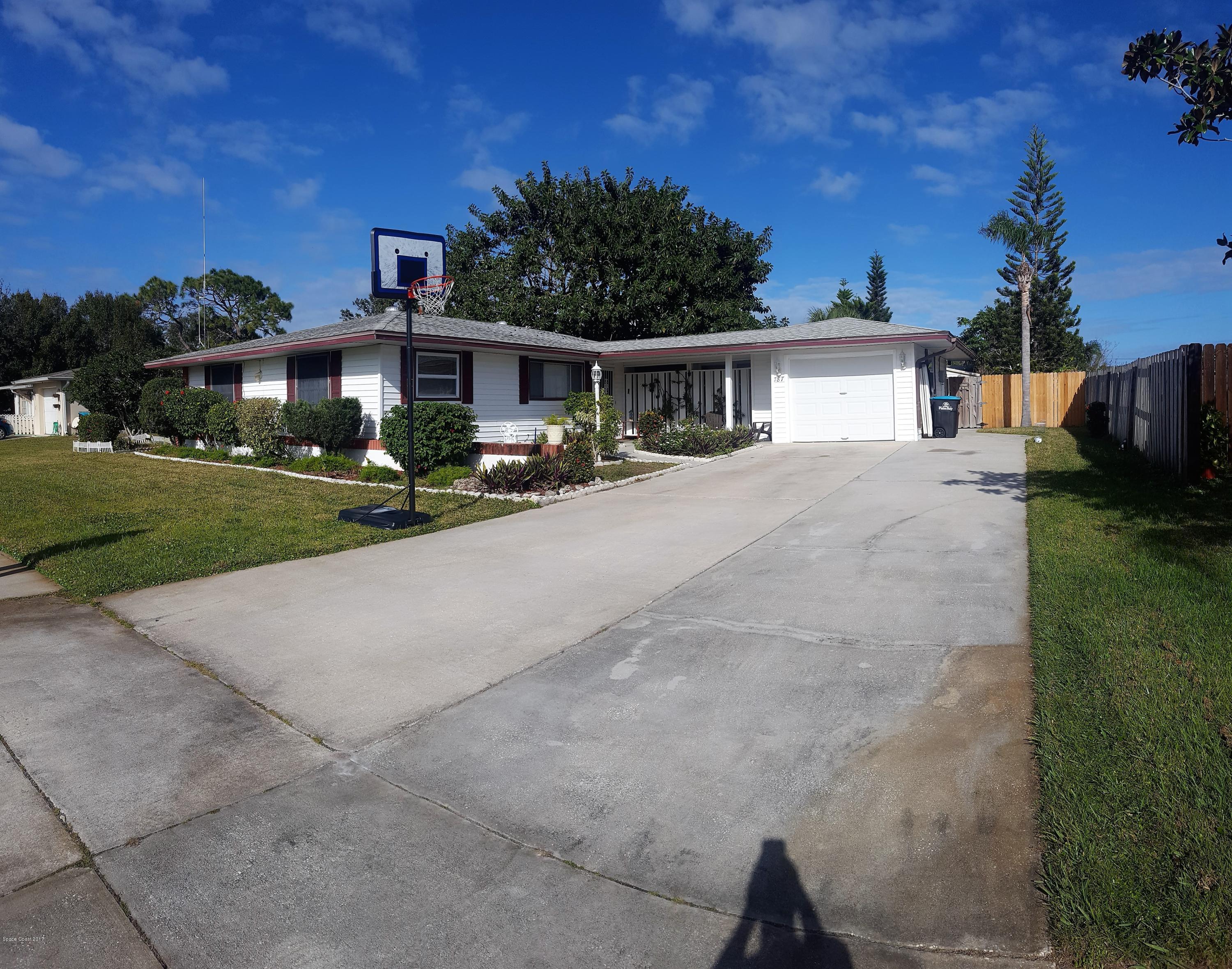 787 Apollo Circle Northeast Palm Bay, FL 32905 - Photo 2 of 11 Front House