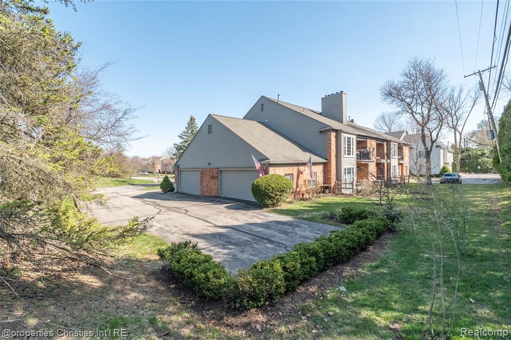 1695 Huntington Park Rochester Hills, MI 48309 - Photo 51 of 54
