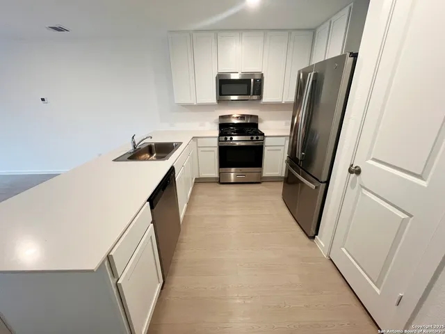 $1,495 | 14102 Enfield Falls, San Antonio, TX 78245