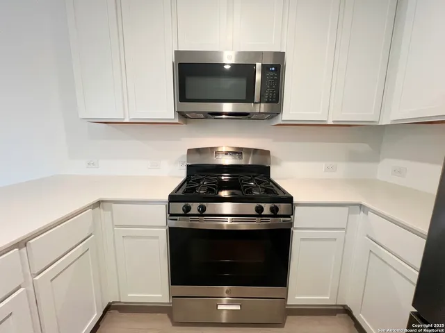 $1,495 | 14102 Enfield Falls, San Antonio, TX 78245