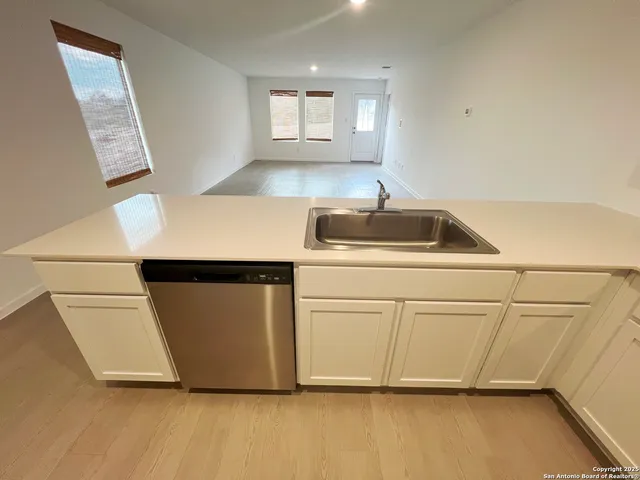 $1,495 | 14102 Enfield Falls, San Antonio, TX 78245