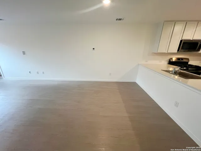 $1,495 | 14102 Enfield Falls, San Antonio, TX 78245