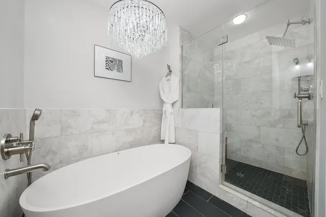 a close up view of a washer and dryer