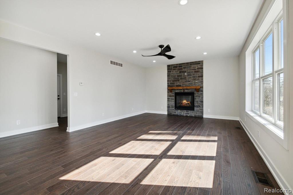241 Maplehill Road Rochester Hills, MI 48306 - Photo 16 of 46