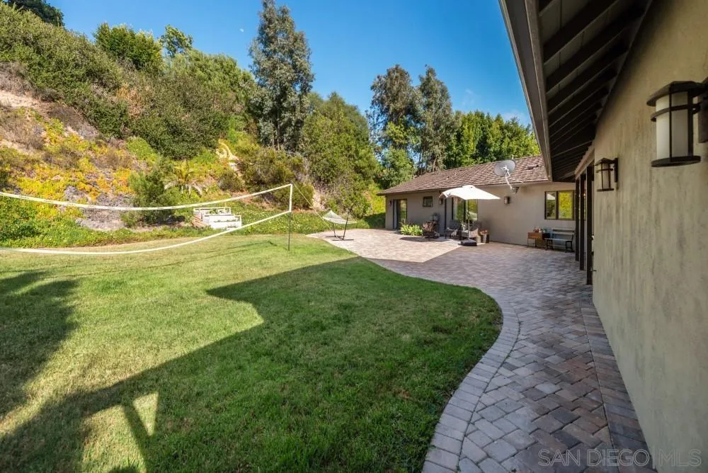 16919 Reposa Alta Rancho Santa Fe, CA 92067 - Photo 50 of 51 a view of a backyard