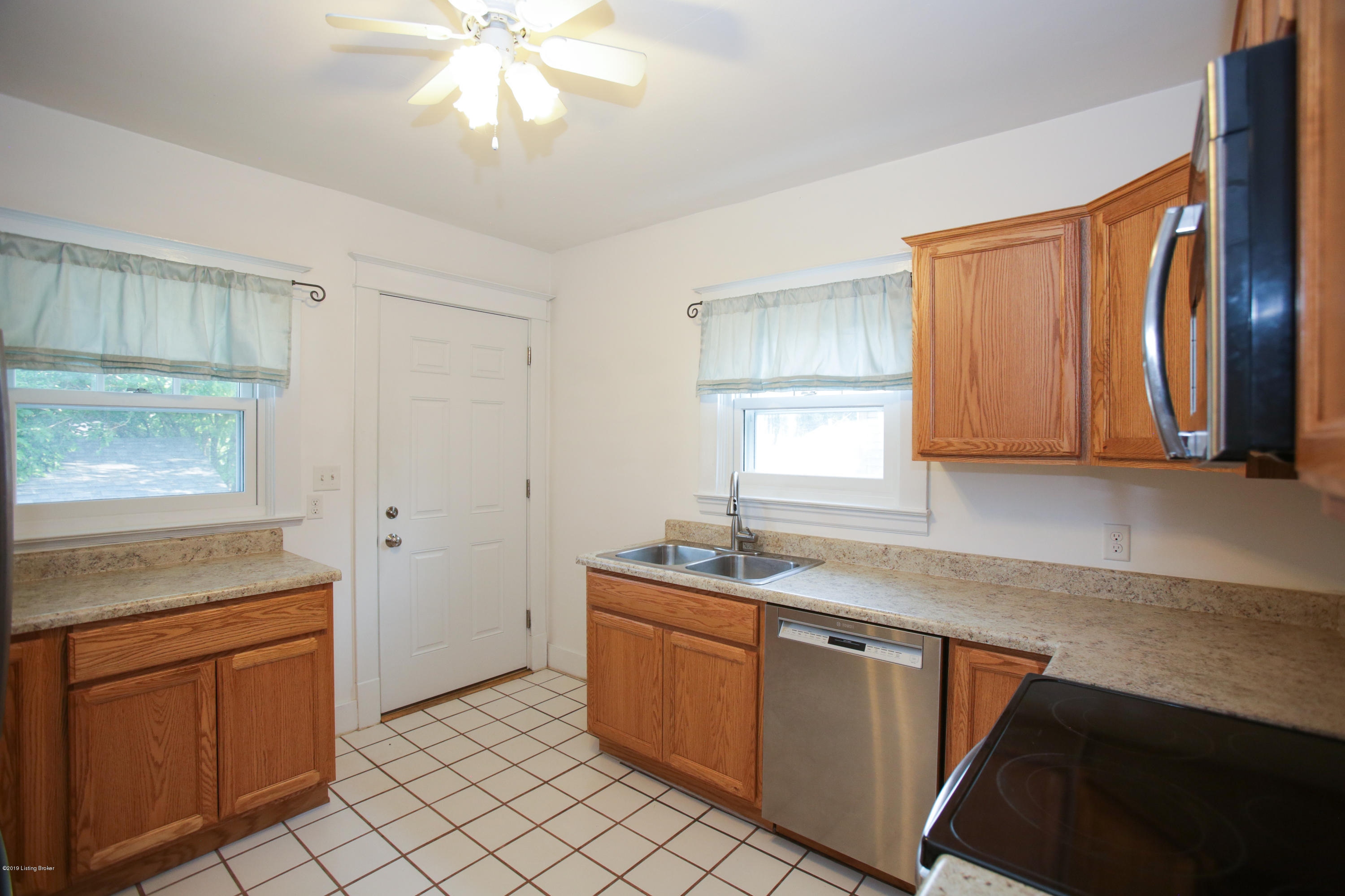 815 Reading Road Louisville, KY 40217 - Photo 10 of 21 Kitchen