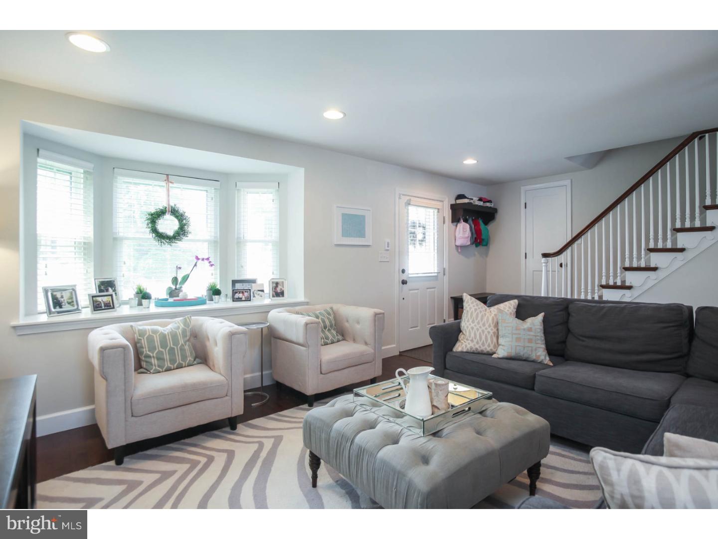 2 Marlyn Circle Wayne, PA 19087 - Photo 2 of 25 Living Room