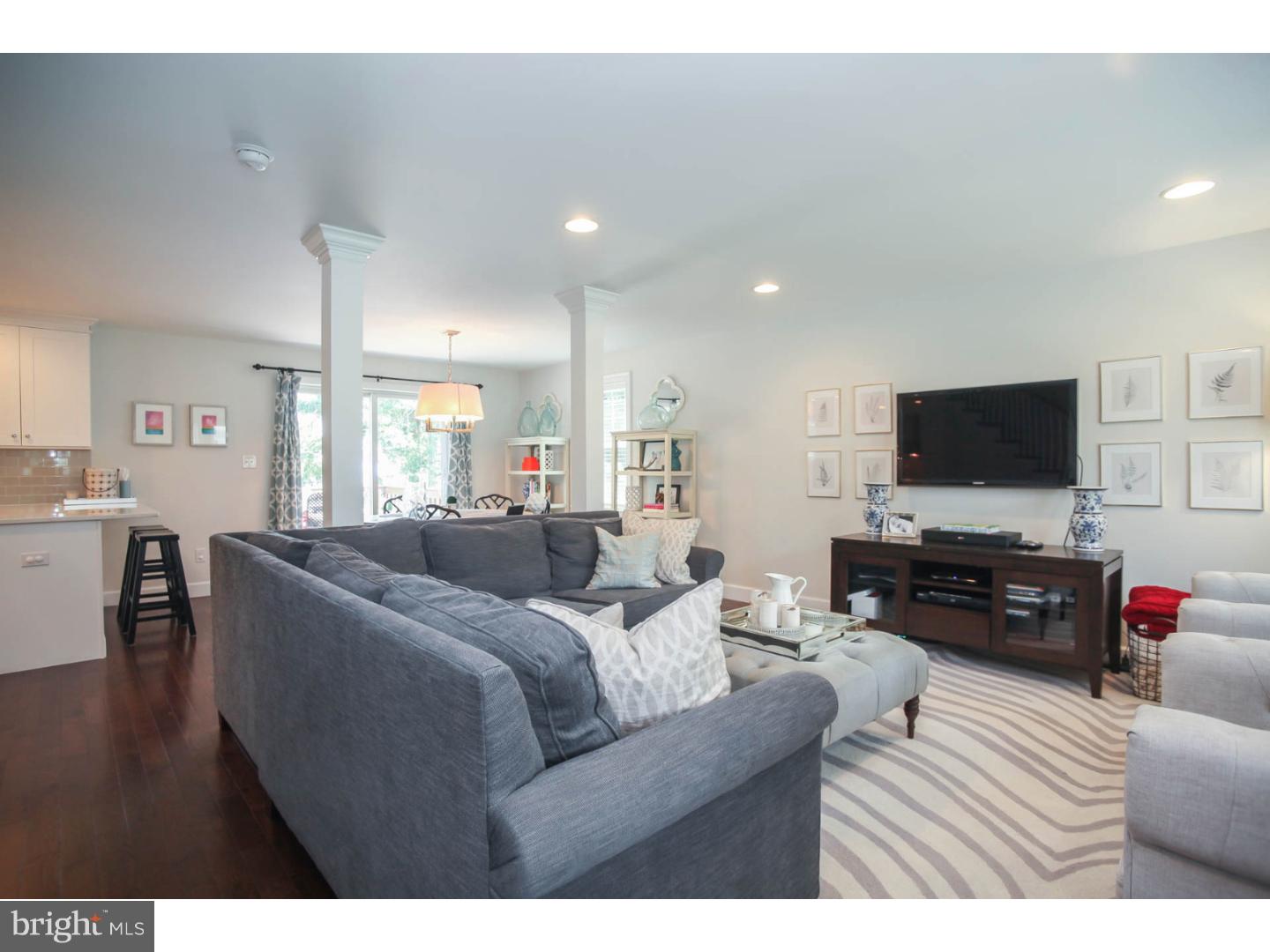 2 Marlyn Circle Wayne, PA 19087 - Photo 6 of 25 Living Room