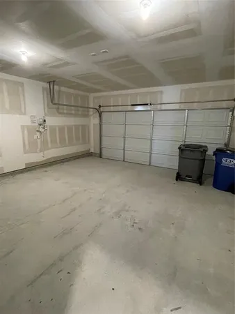 a view of a back yard