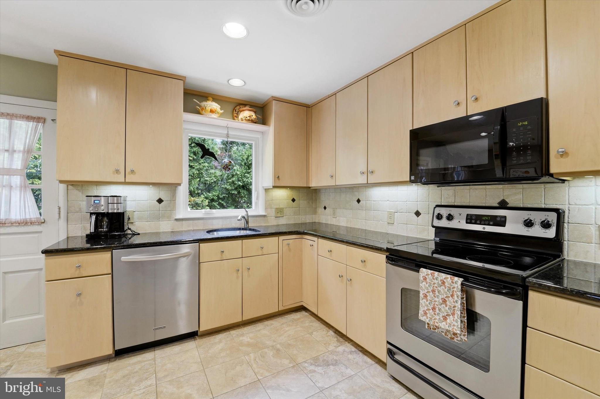 1811 Sharon Road Jenkintown, PA 19046 - Photo 6 of 31 Kitchen