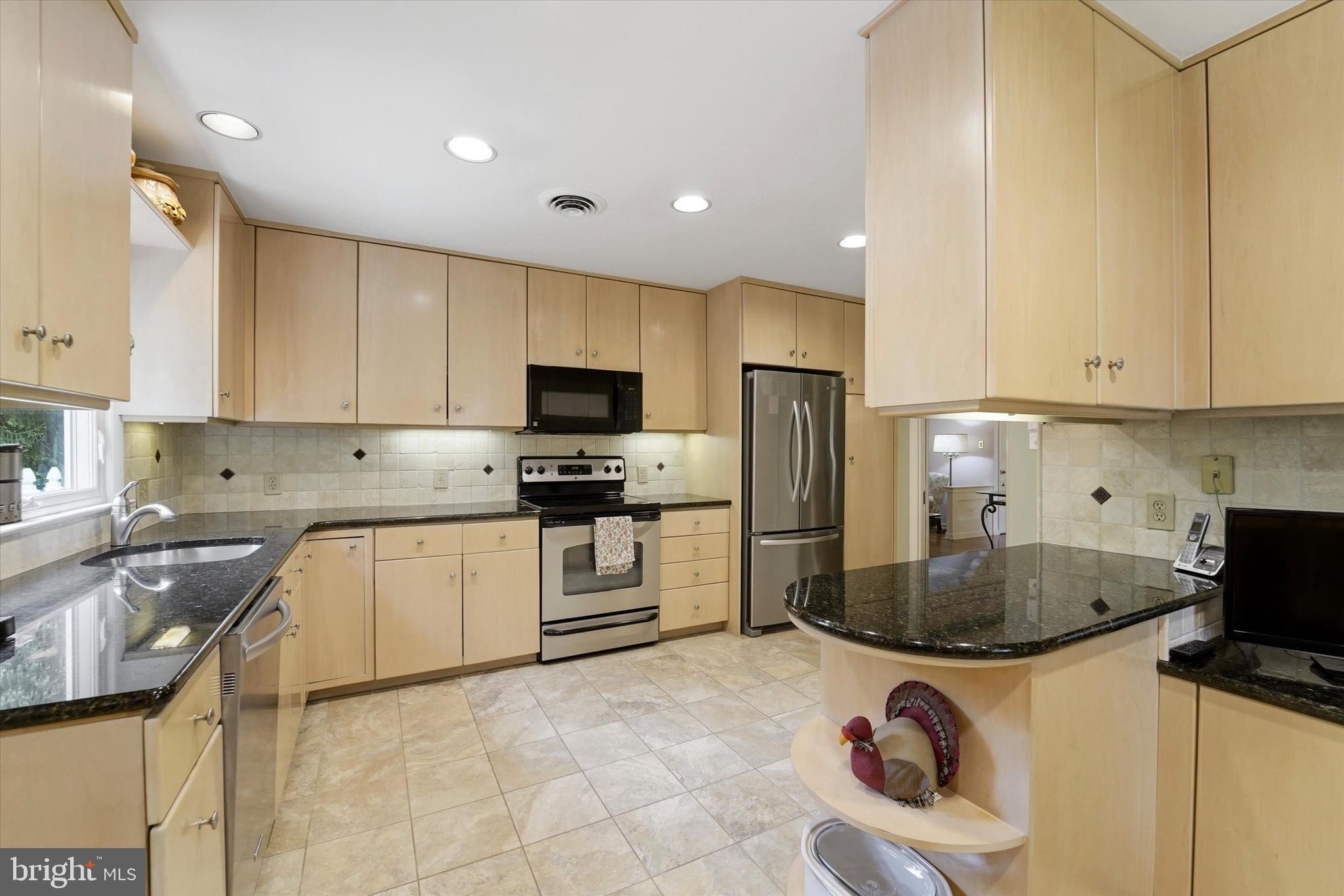 1811 Sharon Road Jenkintown, PA 19046 - Photo 7 of 31 Kitchen