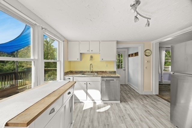 232 County Road Bourne, MA 02532 - Photo 8 of 34