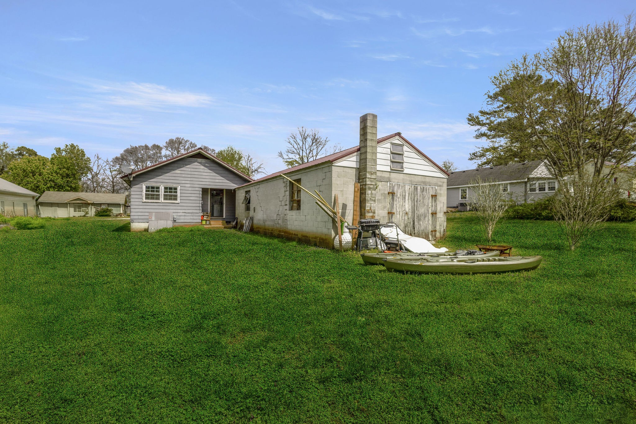 713 North Vine Street Winchester, TN 37398 - Photo 2 of 23 a view of a house with a yard and sitting area