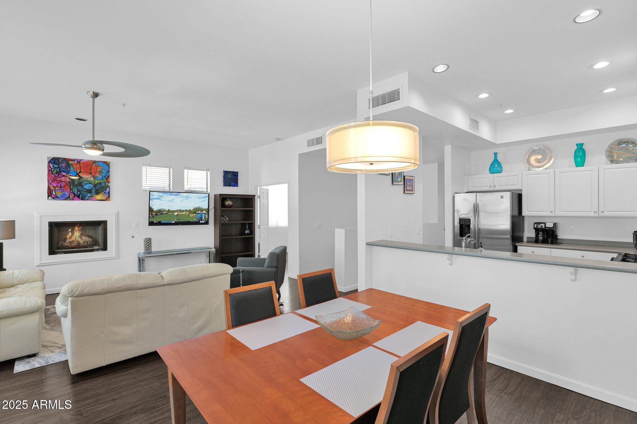 8270 North Hayden Road, Unit 2013 Scottsdale, AZ 85258 - Photo 8 of 53 Living Dining