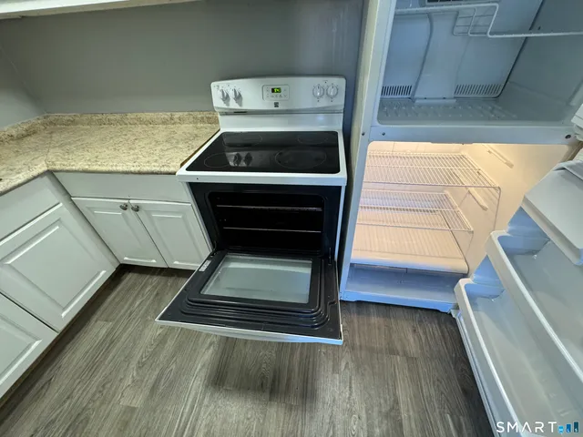 a view of washer and dryer in a room